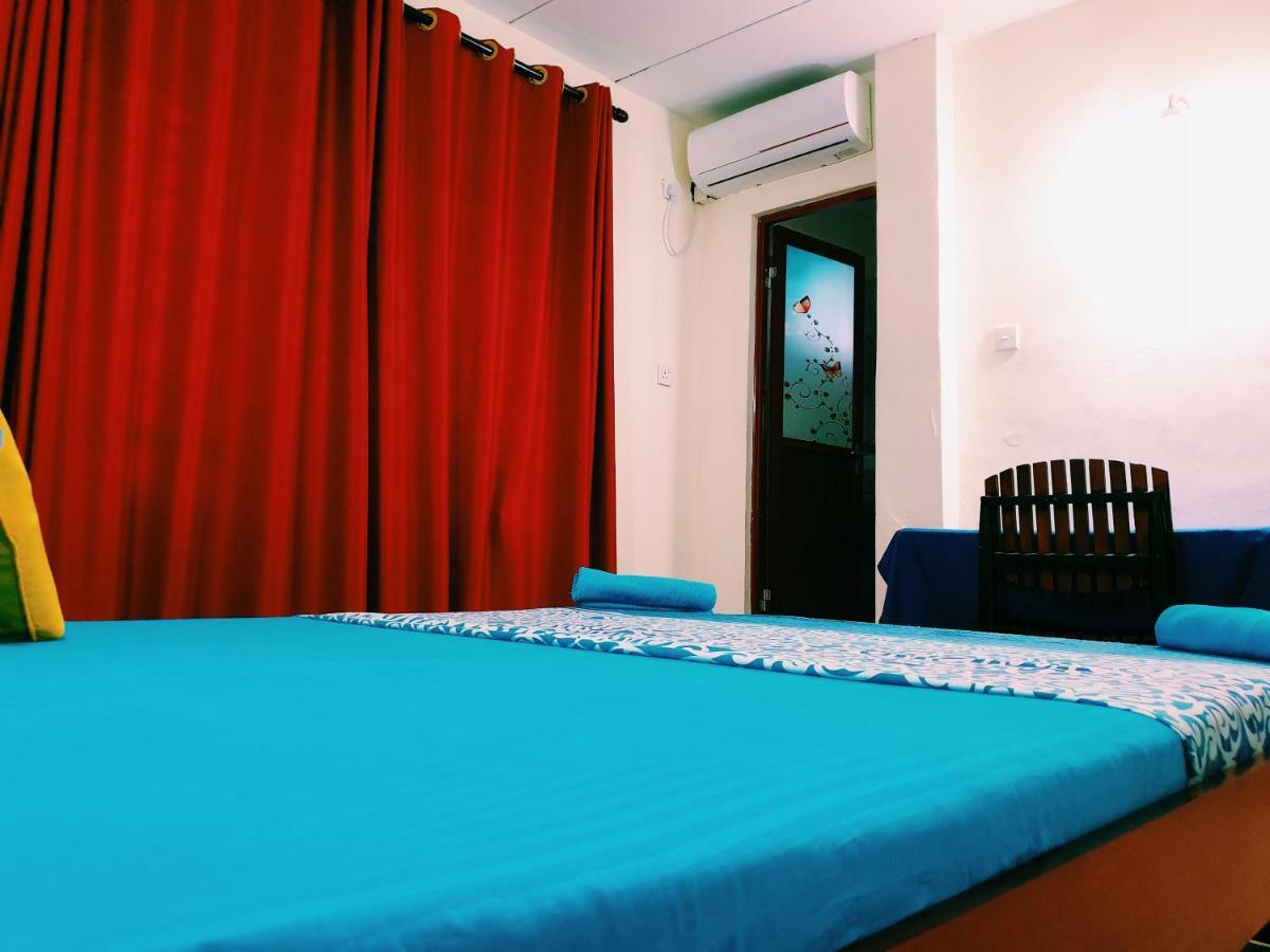 Oasis Skybeach Hostel - Negombo Buitenkant foto