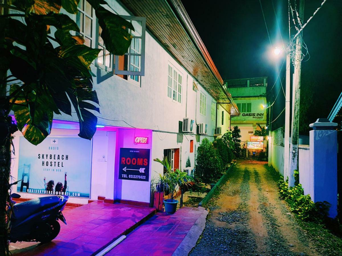 Oasis Skybeach Hostel - Negombo Buitenkant foto
