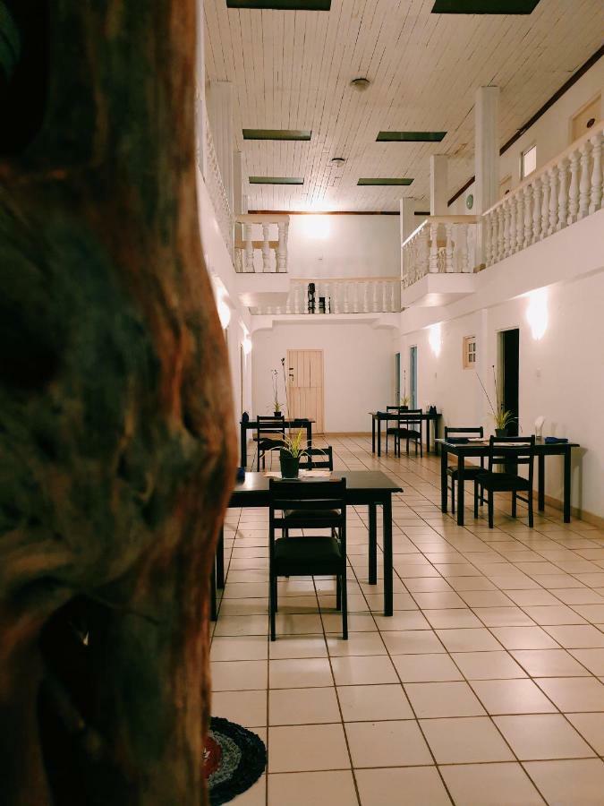 Oasis Skybeach Hostel - Negombo Buitenkant foto