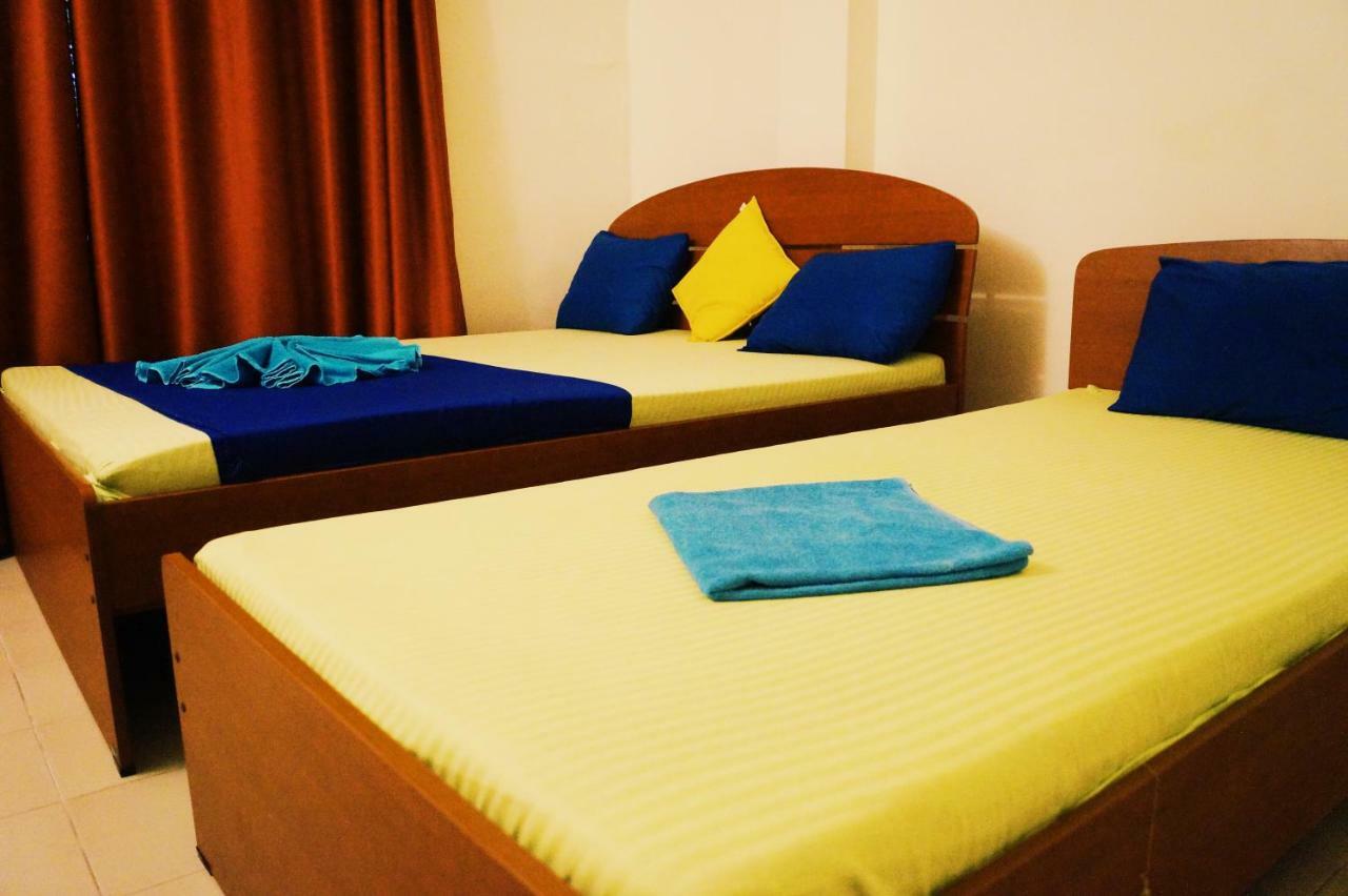 Oasis Skybeach Hostel - Negombo Buitenkant foto